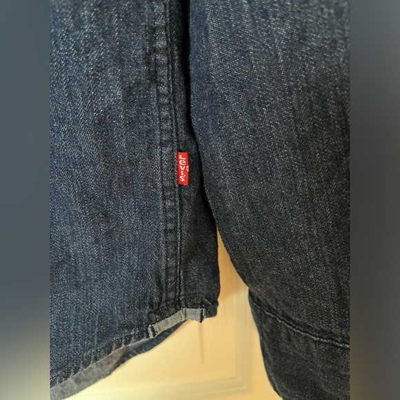 Levi’s Jean shirt - Picture 5 of 7